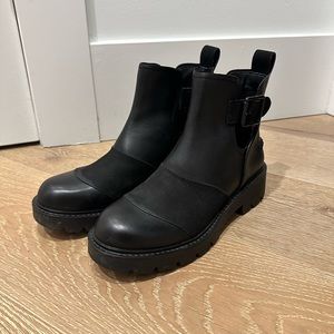 Ugg boots with buckle